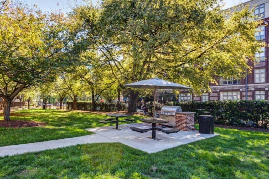 Charming Apartment With Wi-Fi Charlotte Exterior photo